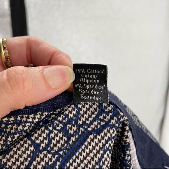 Vince Camuto Blue Paisley Lightweight Button Front Shirt size M - Picture 4 of 4